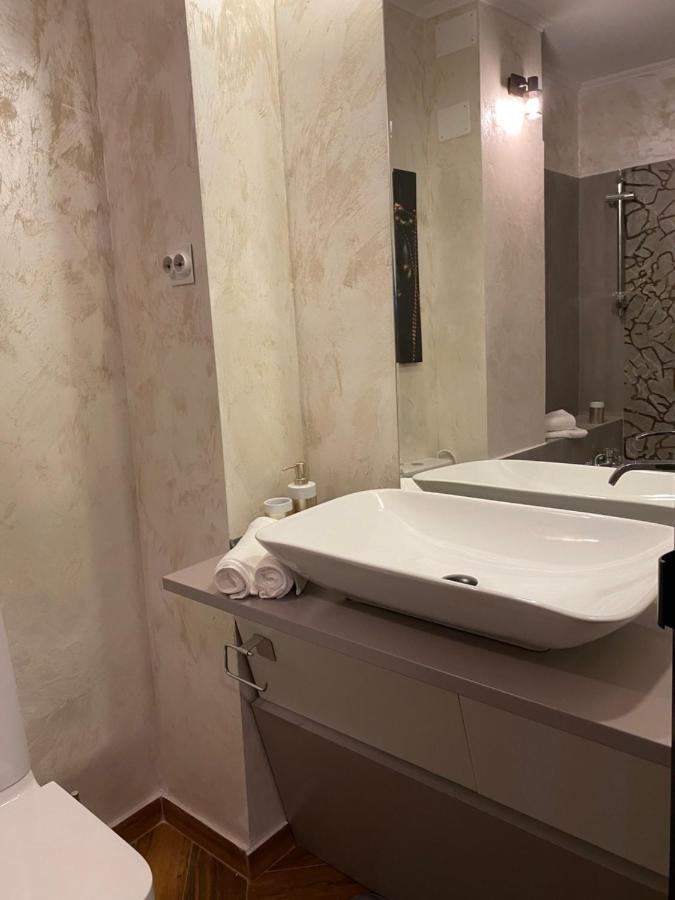 Victoriei Deluxe Suites Бухарест Экстерьер фото